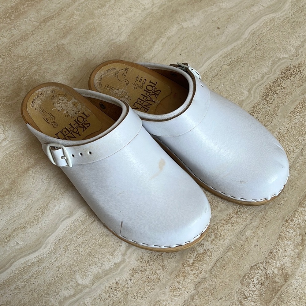 Vintage white clogs
